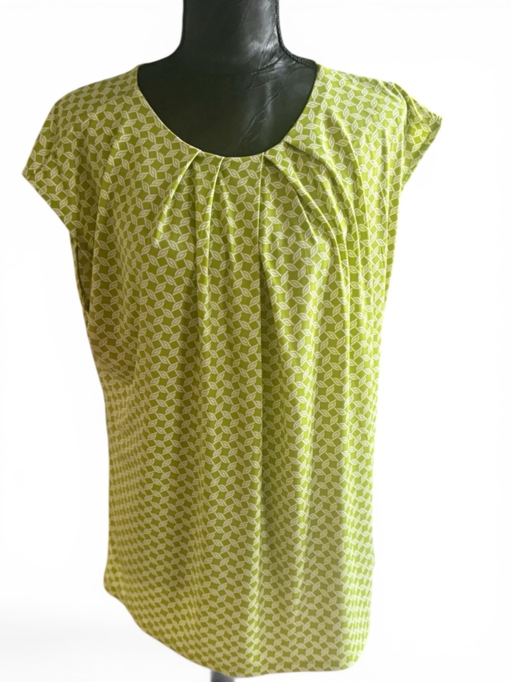 Liz Claiborne Petite XL Green Geometric Print Pleated Blouse Cap Sleeve - Picture 2 of 7
